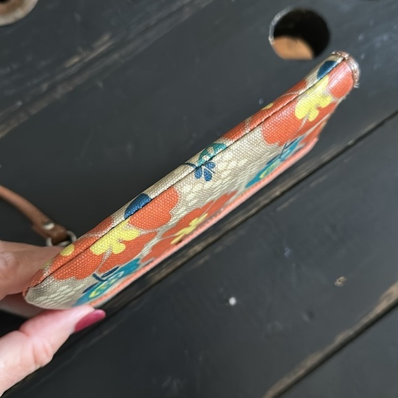 FOSSIL Floral Print Coated Canvas Wristlet with Leather Trim - Picture 10 of 16